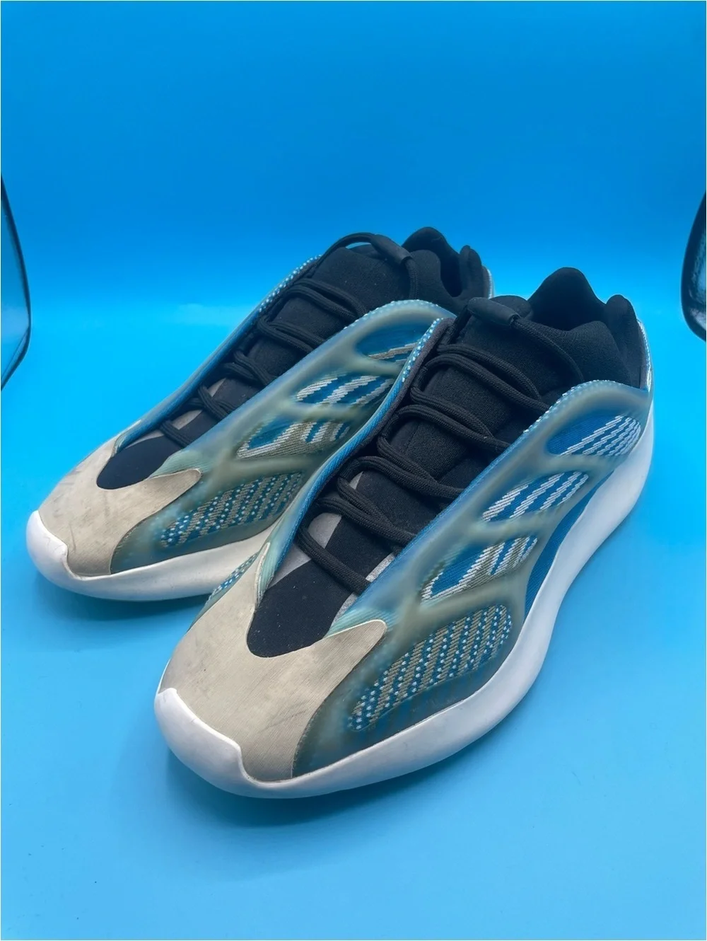 adidas Yeezy 700 V3 Arzareth